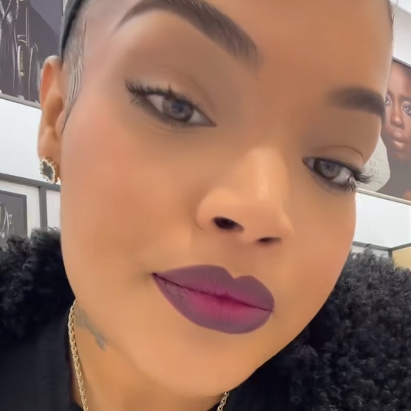 💋 WILD REBEL a MAC POWDER KISS VELVET BLUR SLIM STICK. RETAIL $28. **NIB - Picture 7 of 10